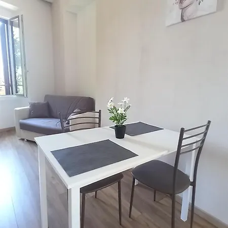 Cavour 35 Apartament *